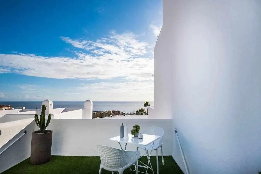 The Black House In Costa Adeje アパート アデヘ