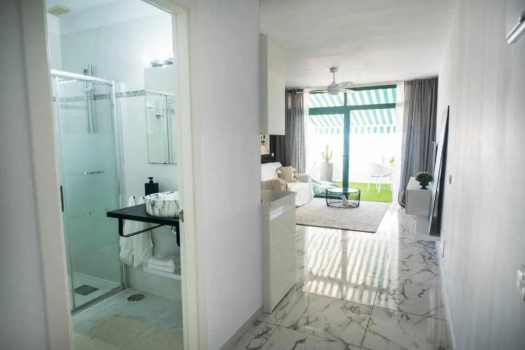 The Black House In Costa Adeje アパート アデヘ